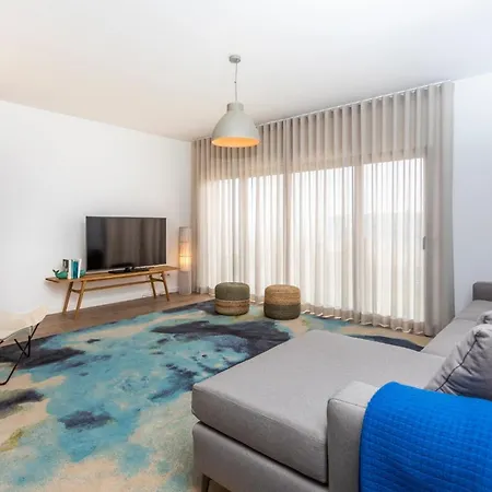 Aparthotel And The Sea