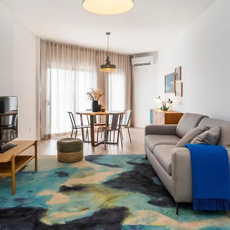 Hotel apartamentowy And The Sea