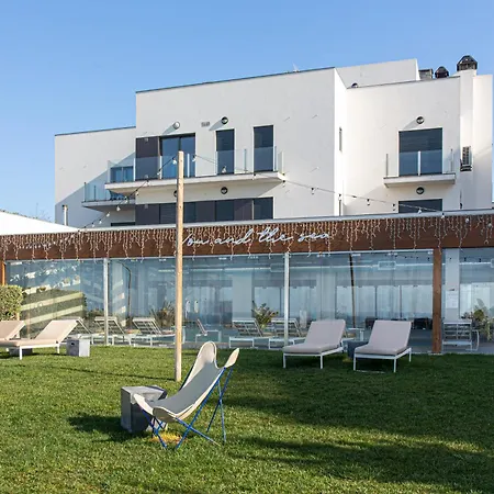 And The Sea אריסרייה