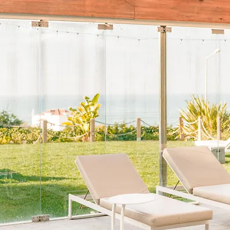 And The Sea אריסרייה