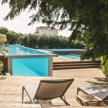 And The Sea אריסרייה