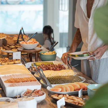 Hotel apartamentowy And The Sea 4*