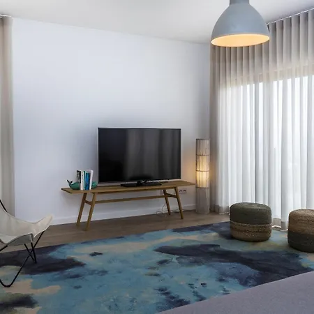 Hotel apartamentowy And The Sea