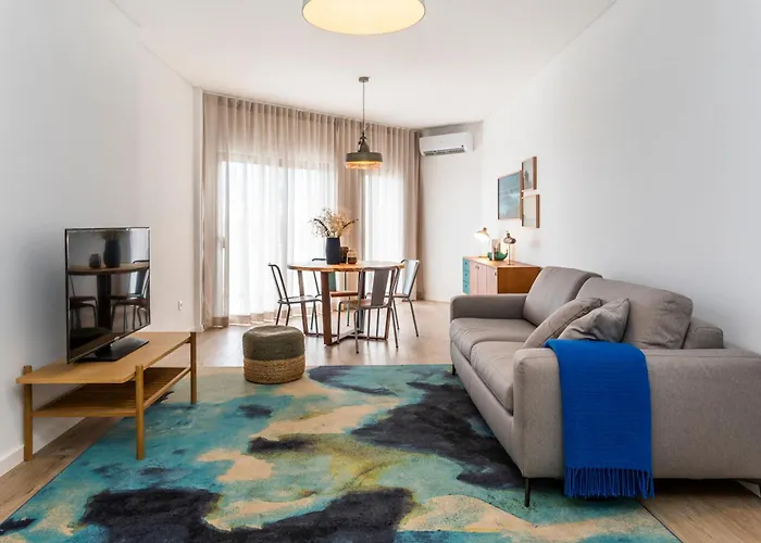 アパートホテル And The Sea