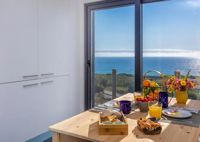 And The Sea アパートホテル 4*