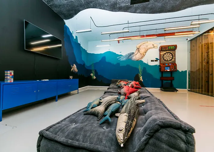 And The Sea アパートホテル