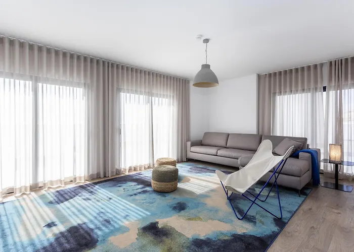 And The Sea アパートホテル 4*