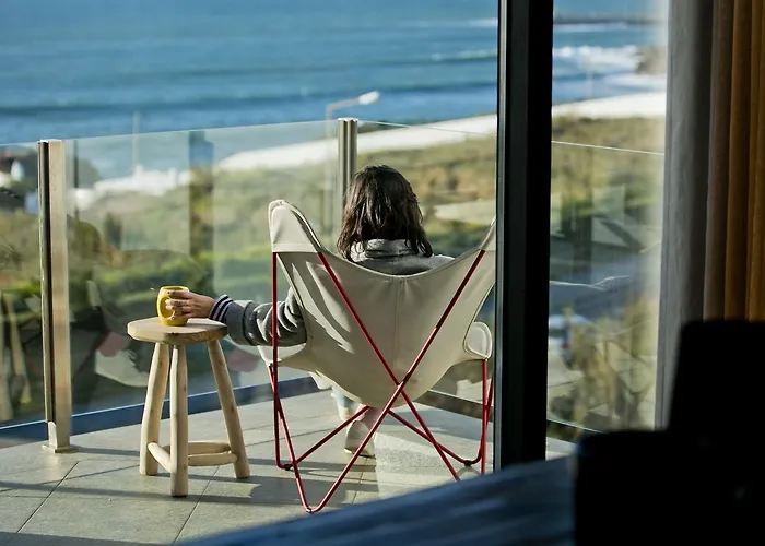 And The Sea アパートホテル