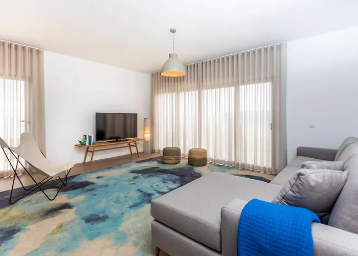 アパートホテル And The Sea