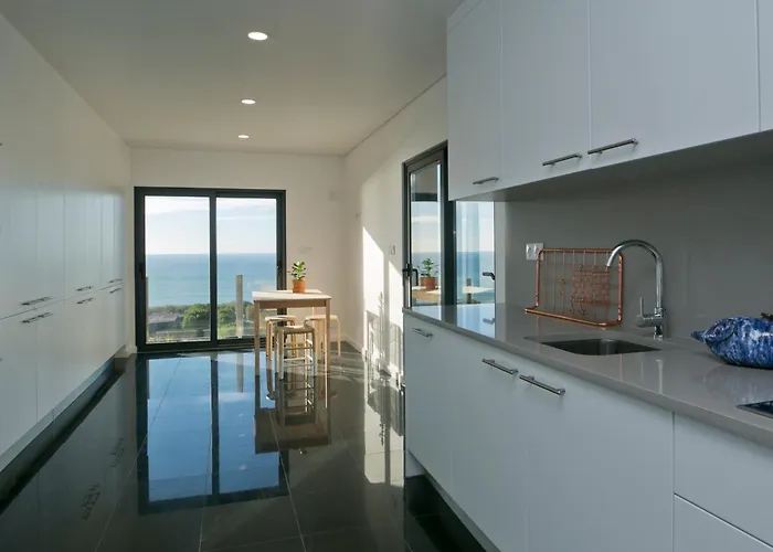 And The Sea アパートホテル エリセイラ