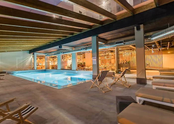 And The Sea アパートホテル エリセイラ